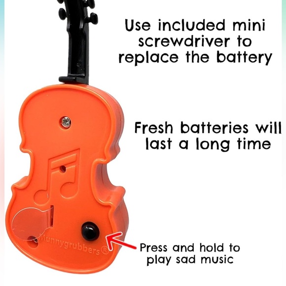 Mini Violin Keychain 🎻 - Picture 2 of 4